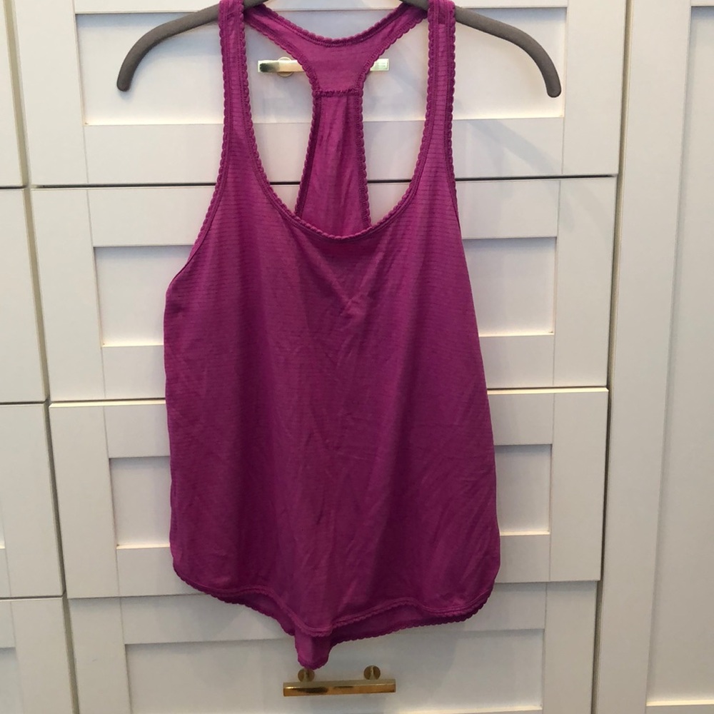 Lululemon tank